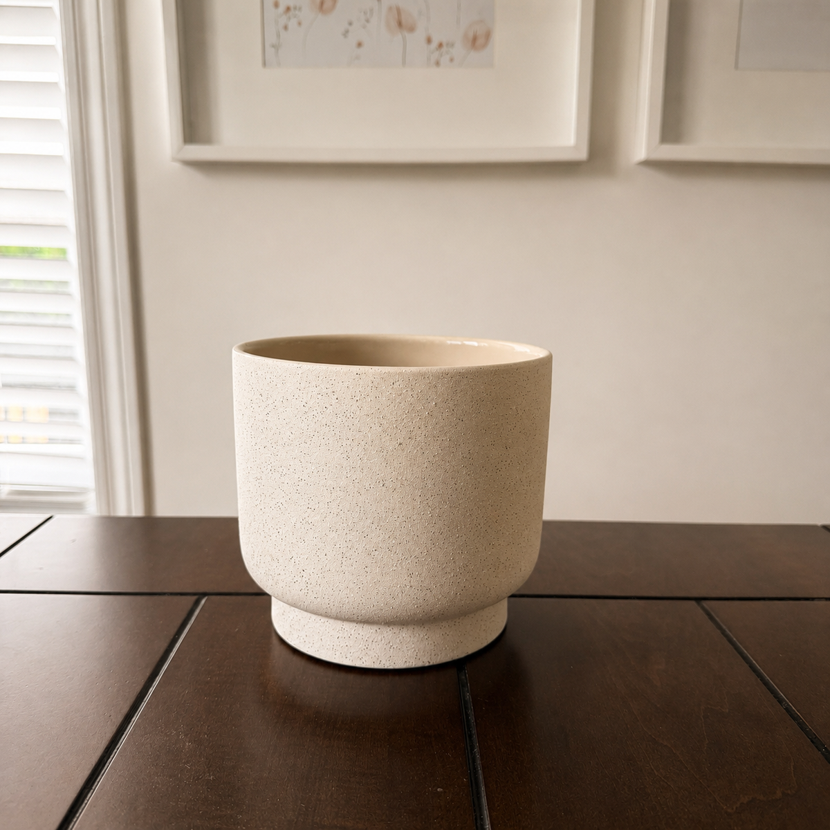 Cache-pot moucheté à piédestal – 6,5 po (pour plantes de 6 po)